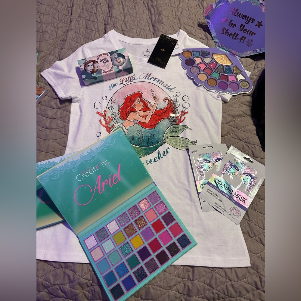 Super cute Ariel makeup bundle